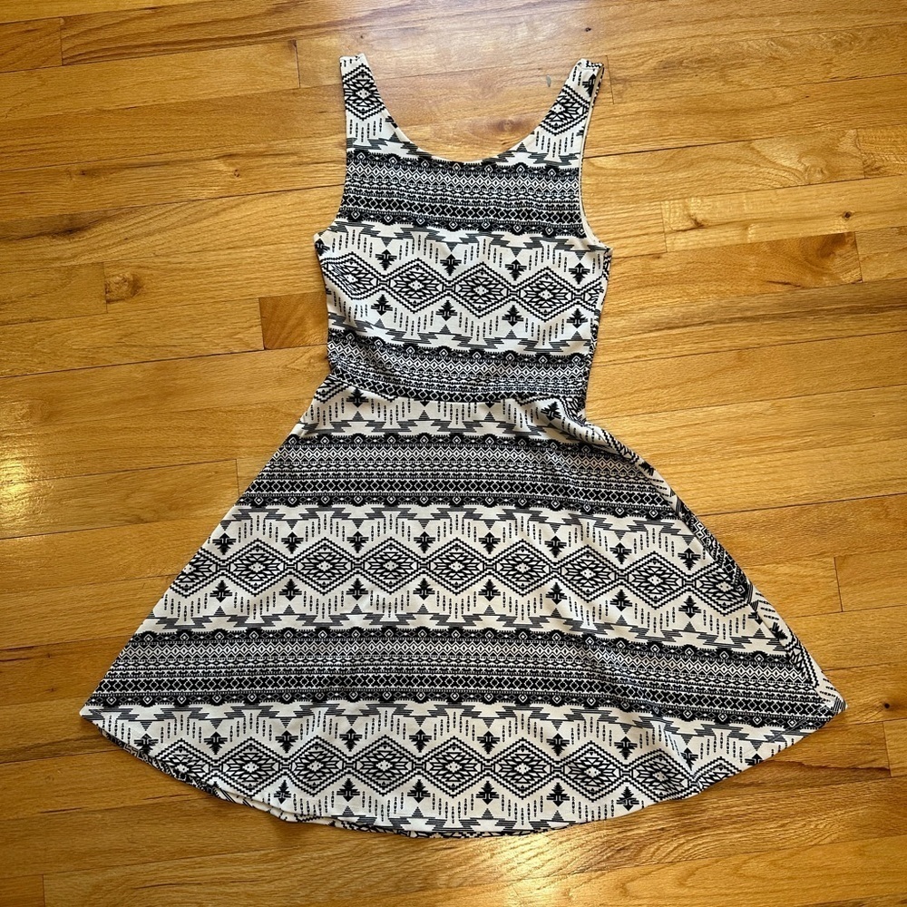Divided H&M tribal print skater jersey mini dress